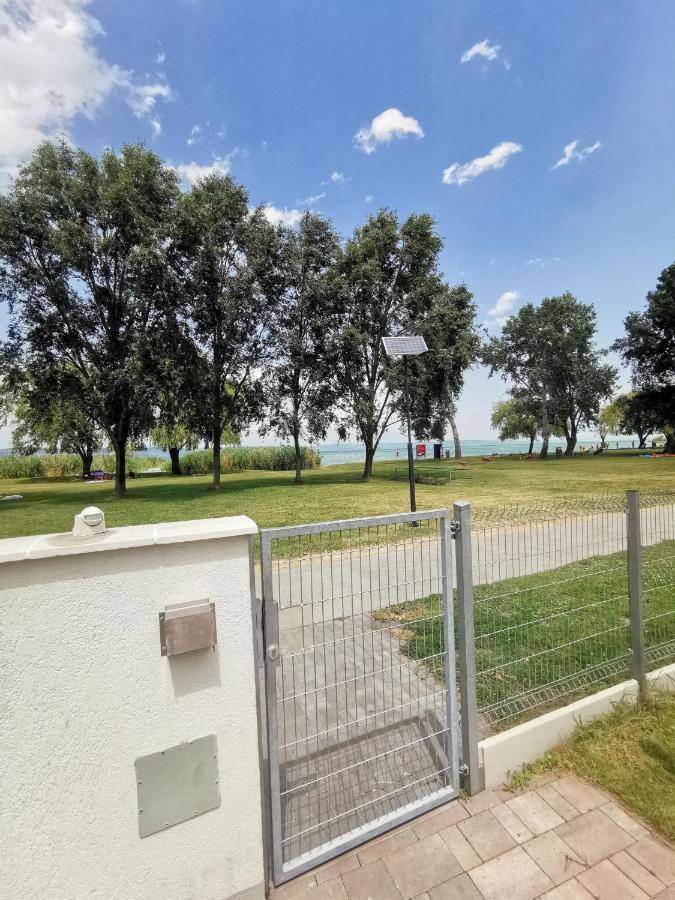 Vizpart Honved Apartman 巴拉通雷勒 外观 照片