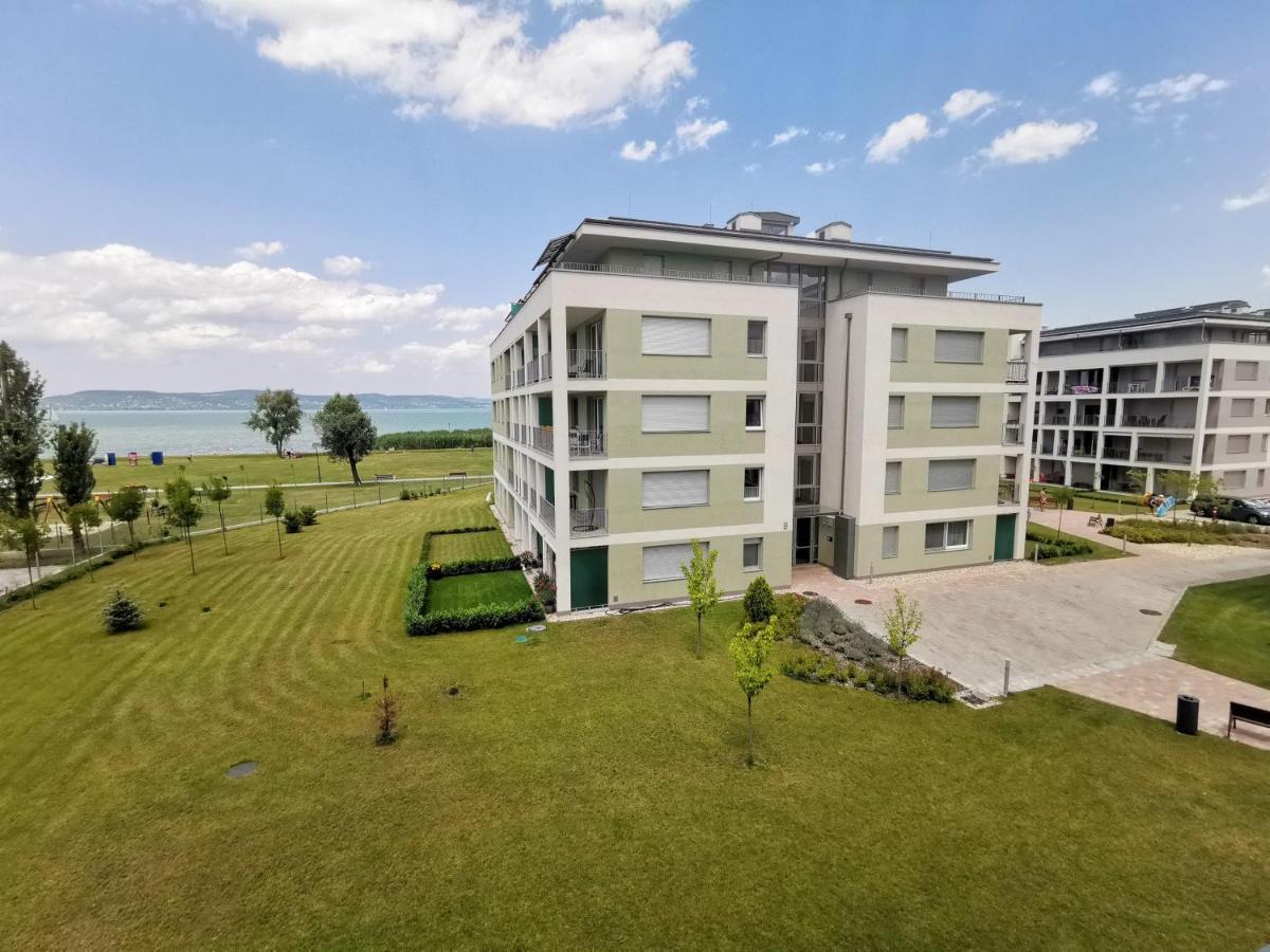 Vizpart Honved Apartman 巴拉通雷勒 外观 照片